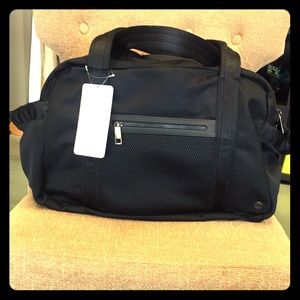 Lululemon Everywhere duffle